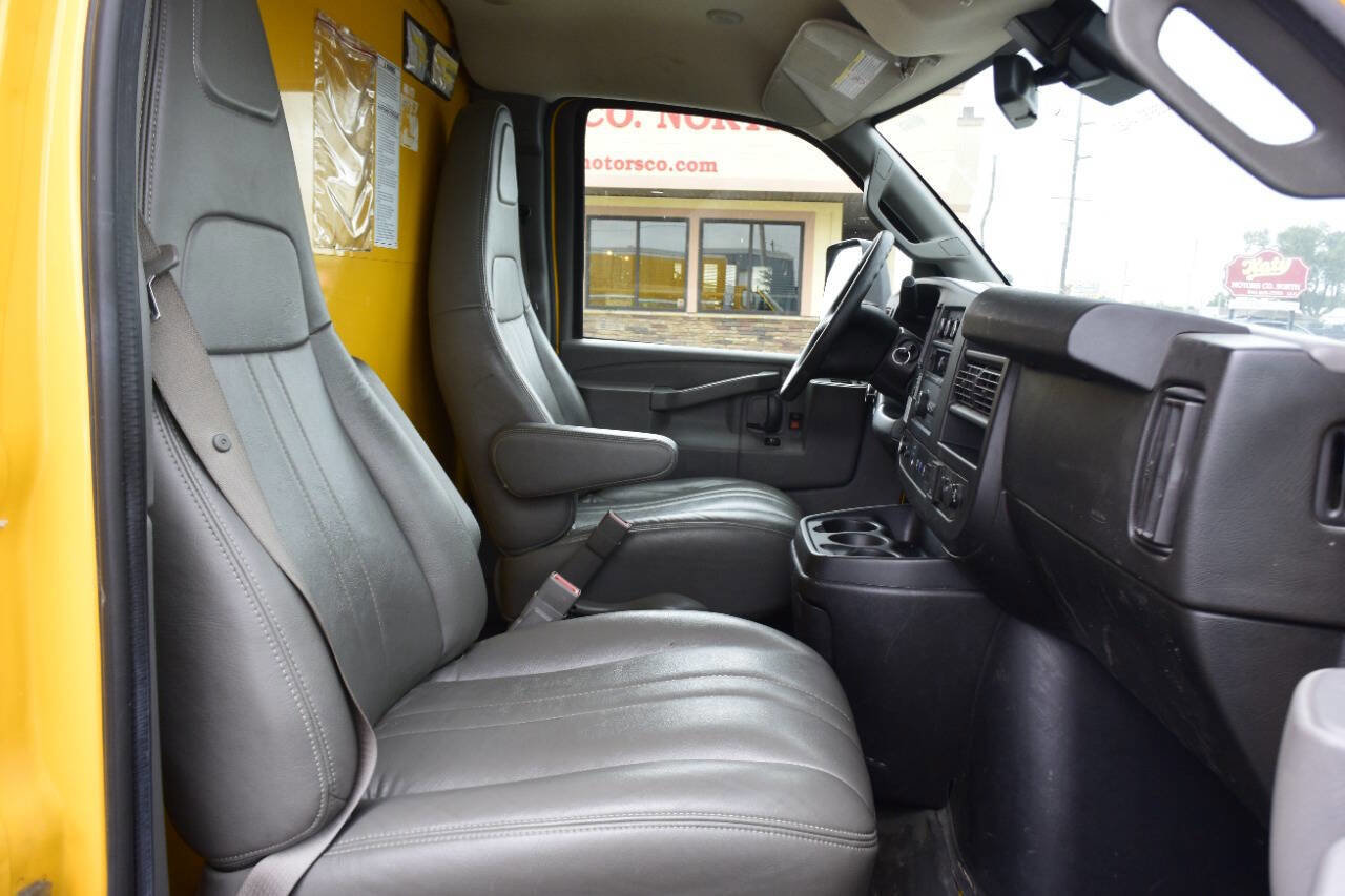 Used 2021 GMC Savana 3500 Extended w/ Power Convenience Package image 27