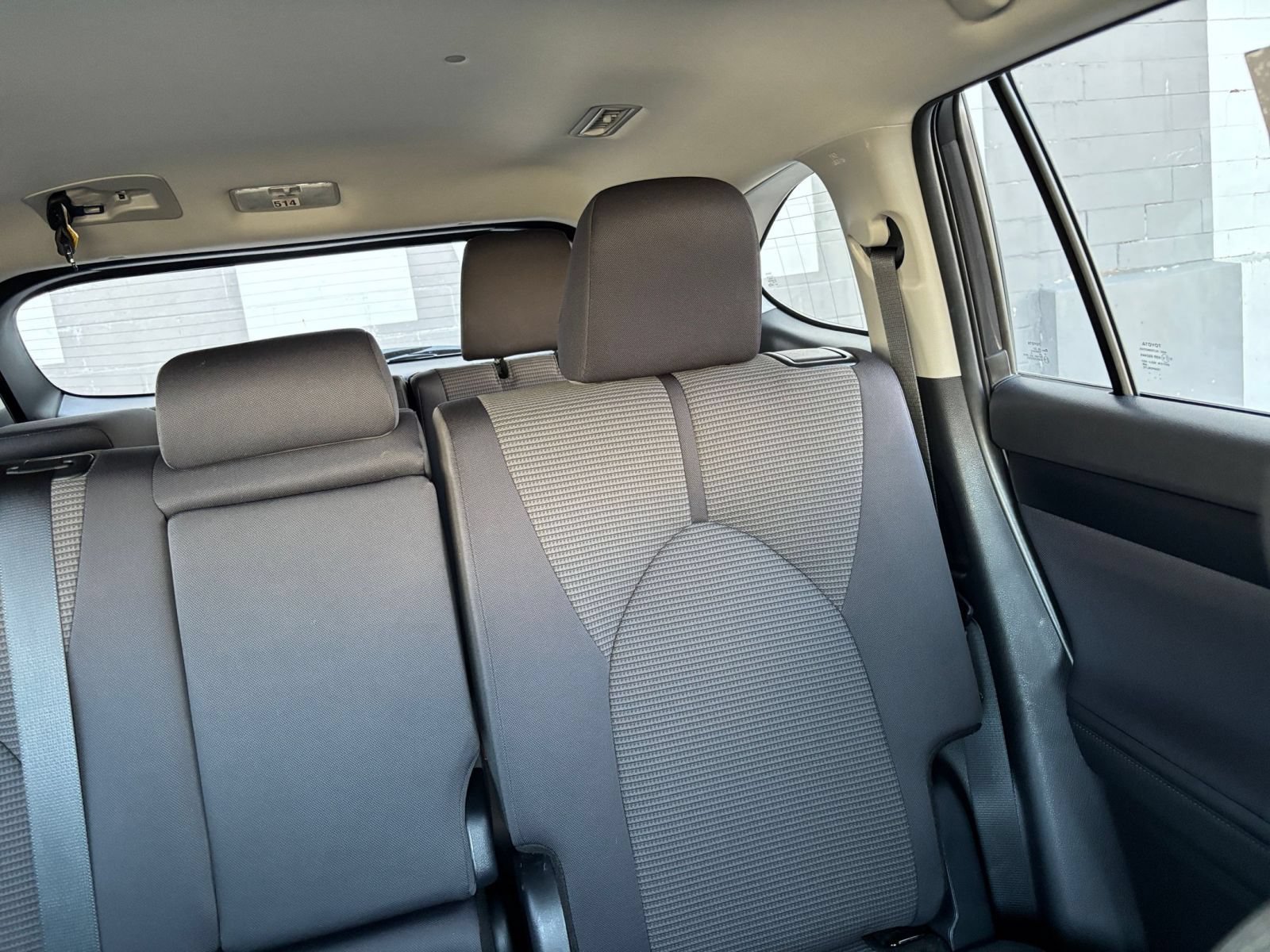 Used 2025 Toyota Highlander LE FWD image 36