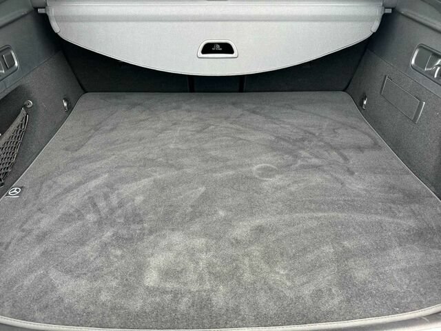 Used 2024 Mercedes-Benz GLC 300 4MATIC image 17