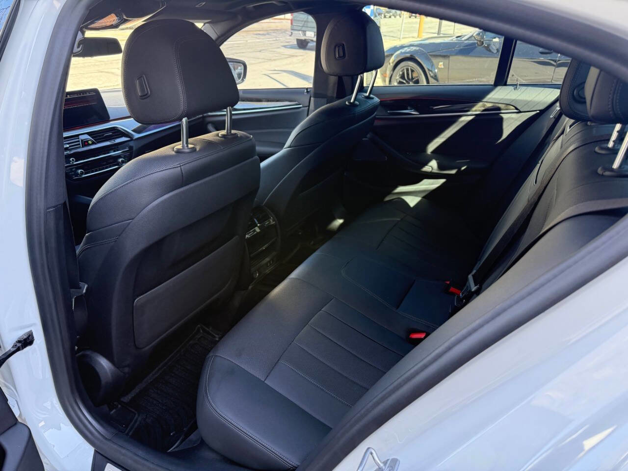 Used 2021 BMW 540i w/ M Sport Package image 33