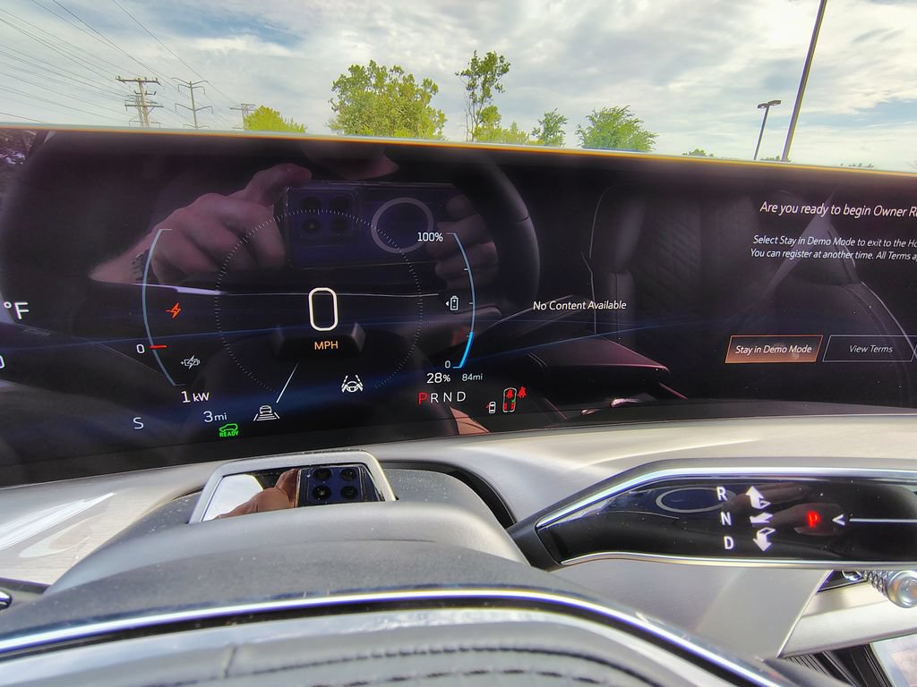 New 2027 Cadillac Vistiq Premium Luxury AWD/4WD image 27