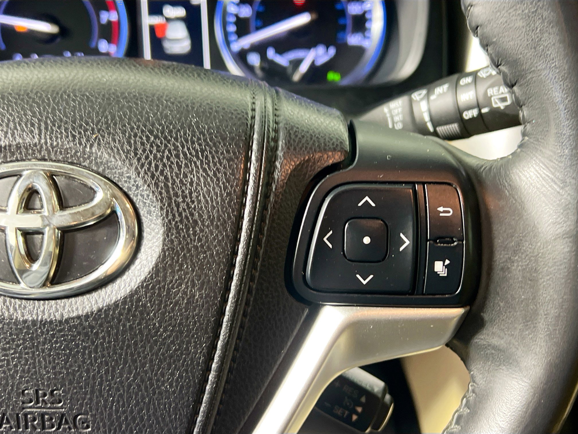 Used 2014 Toyota Highlander Limited image 19