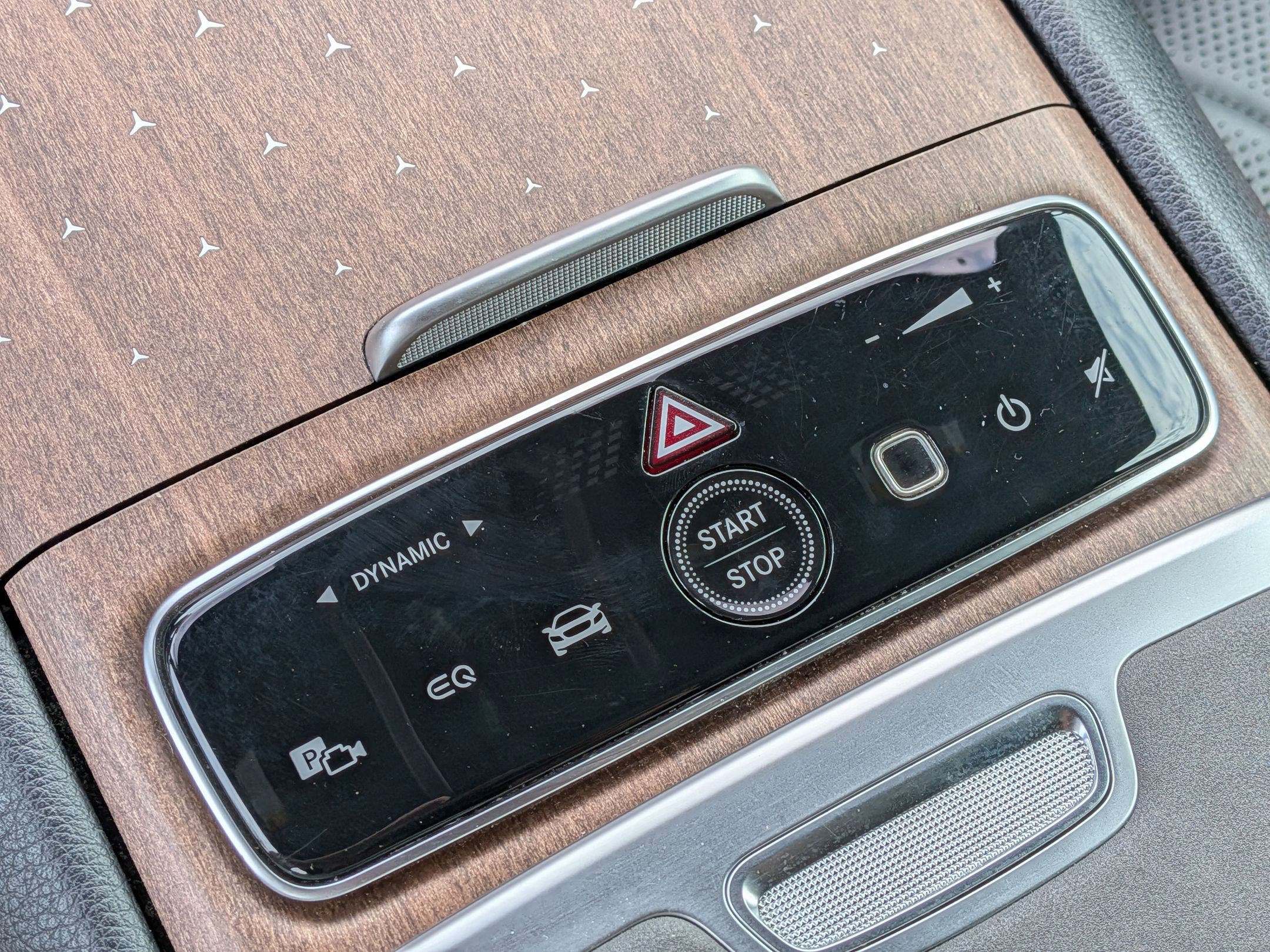 Used 2023 Mercedes-Benz EQS 580 4MATIC SUV w/ Pinnacle Trim Package image 23
