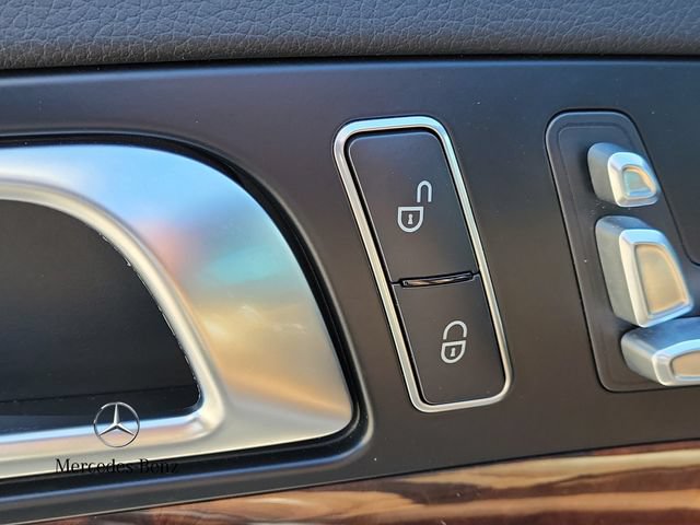 Used 2014 Mercedes-Benz SL 550 image 12