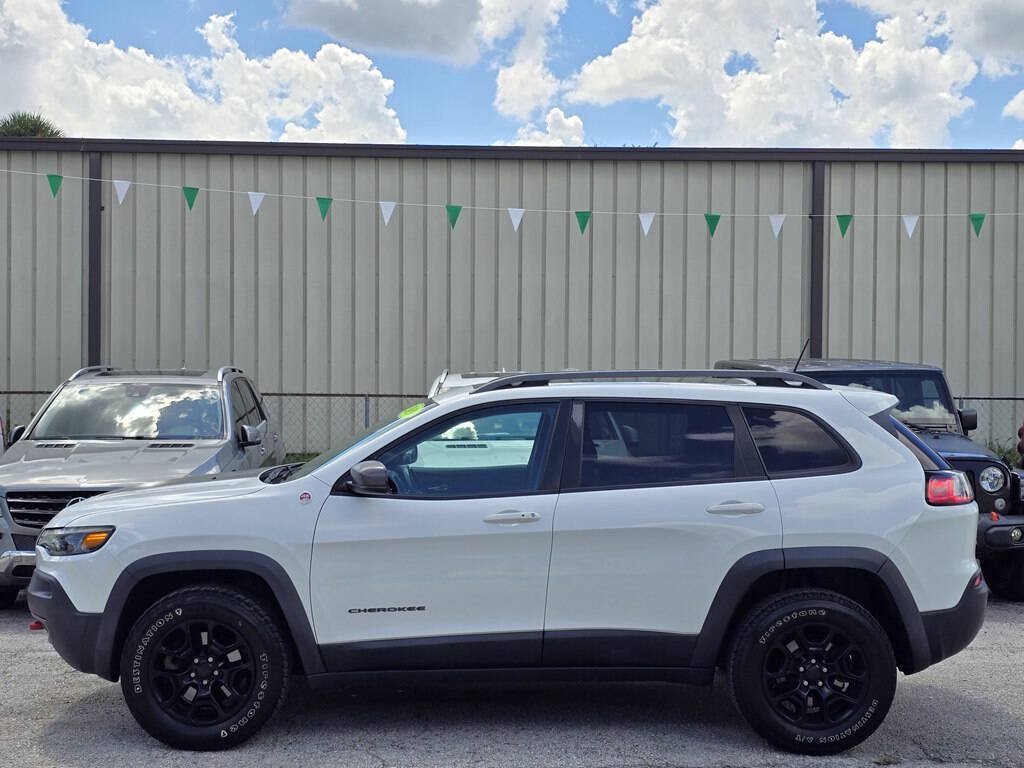 Used 2019 Jeep Cherokee Trailhawk w/ Comfort/Convenience Group AWD/4WD image 6