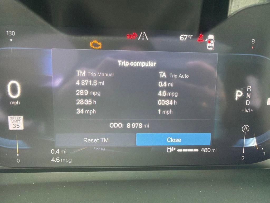 Certified 2025 Volvo XC40 B5 Plus AWD/4WD image 13