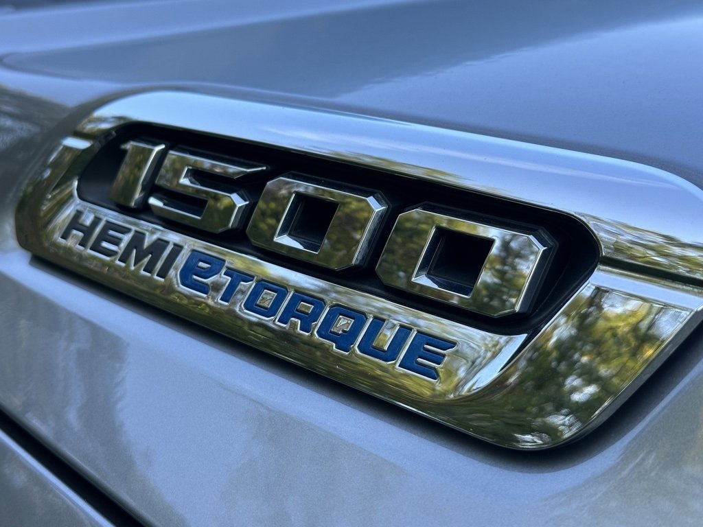 Used 2024 RAM 1500 Laramie image 12