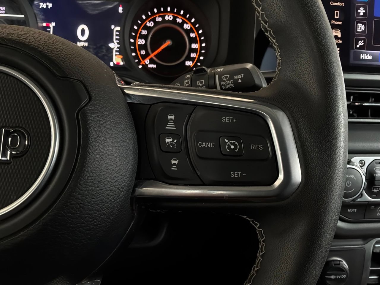 Used 2025 Jeep Wrangler Unlimited Sahara AWD/4WD image 34