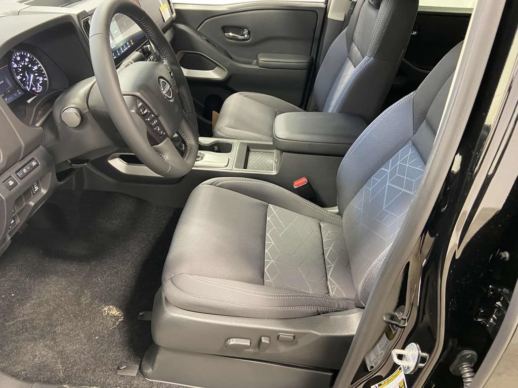 New 2025 Nissan Frontier SV w/ SV Convenience Package AWD/4WD image 11
