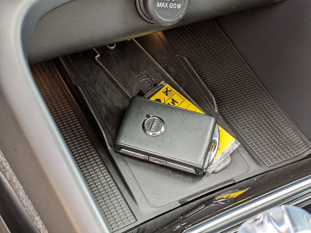 Used 2023 Volvo XC40 B5 Ultimate w/ Protection Package Premier image 19