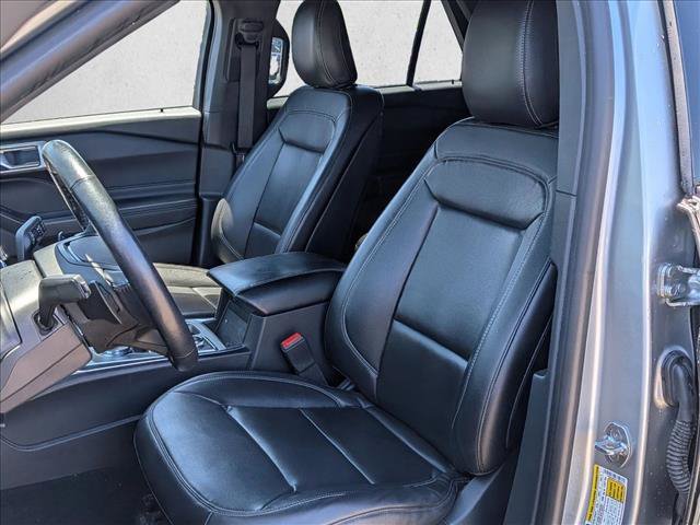 Used 2020 Ford Explorer XLT w/ Equipment Group 202A AWD/4WD image 15