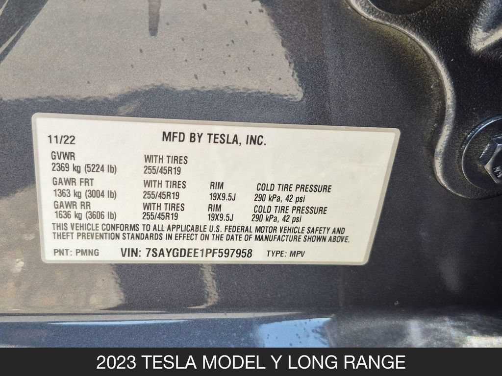 Used 2023 Tesla Model Y Long Range AWD/4WD image 27