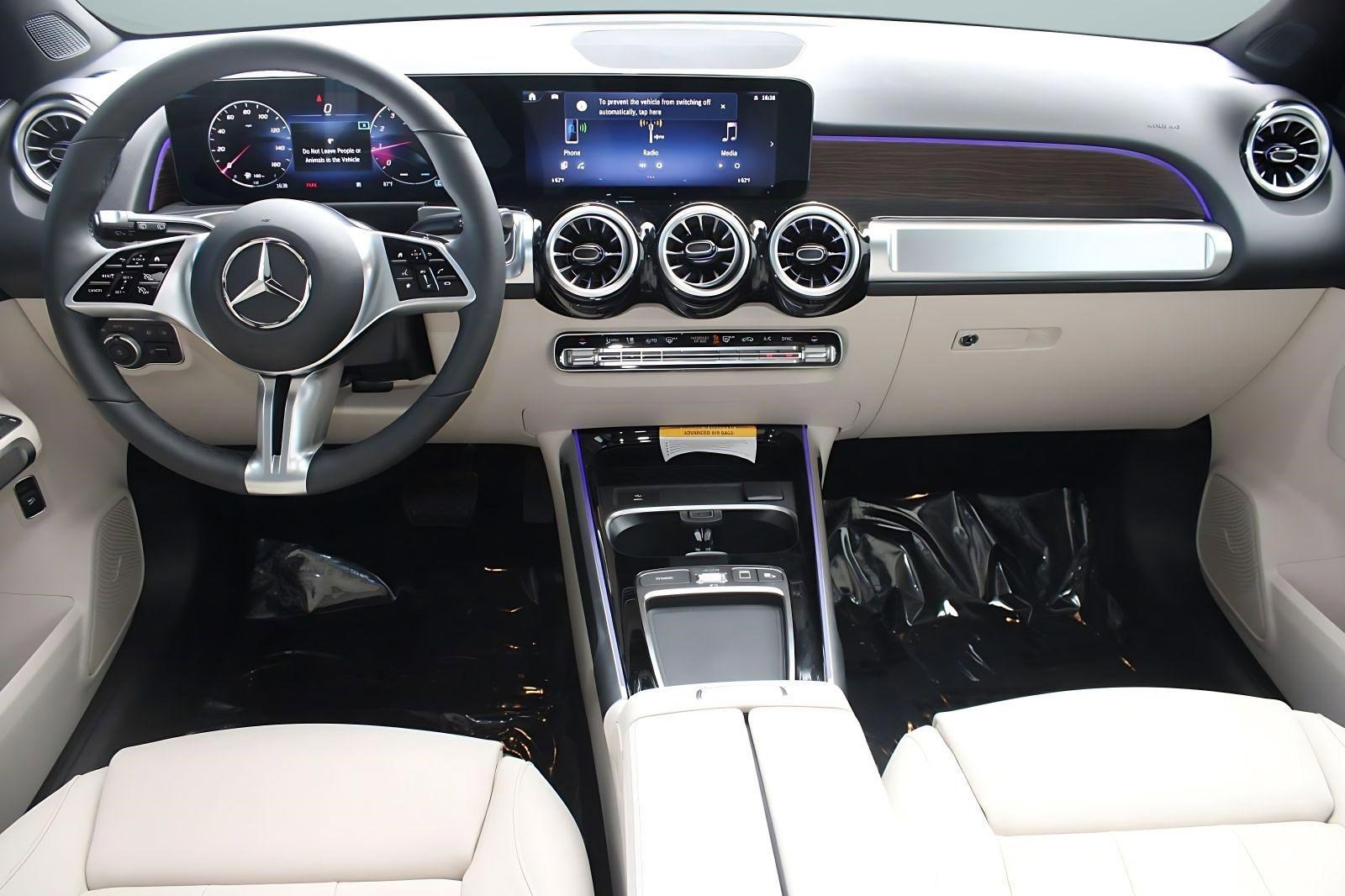 New 2026 Mercedes-Benz GLB 250 image 17