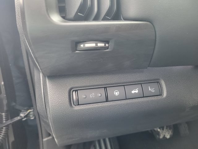 New 2026 Nissan Pathfinder Platinum AWD/4WD image 16