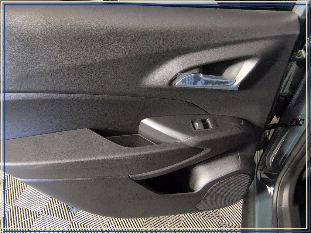 New 2026 Chevrolet Trax LT w/ Driver Confidence Package FWD image 25