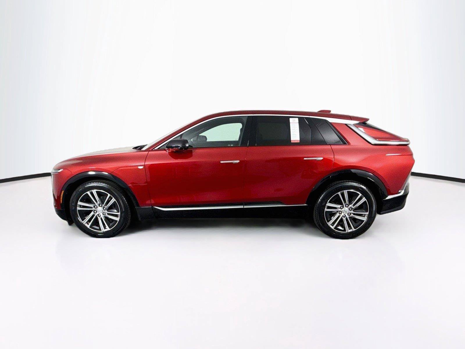 Used 2024 Cadillac Lyriq Luxury AWD/4WD image 14