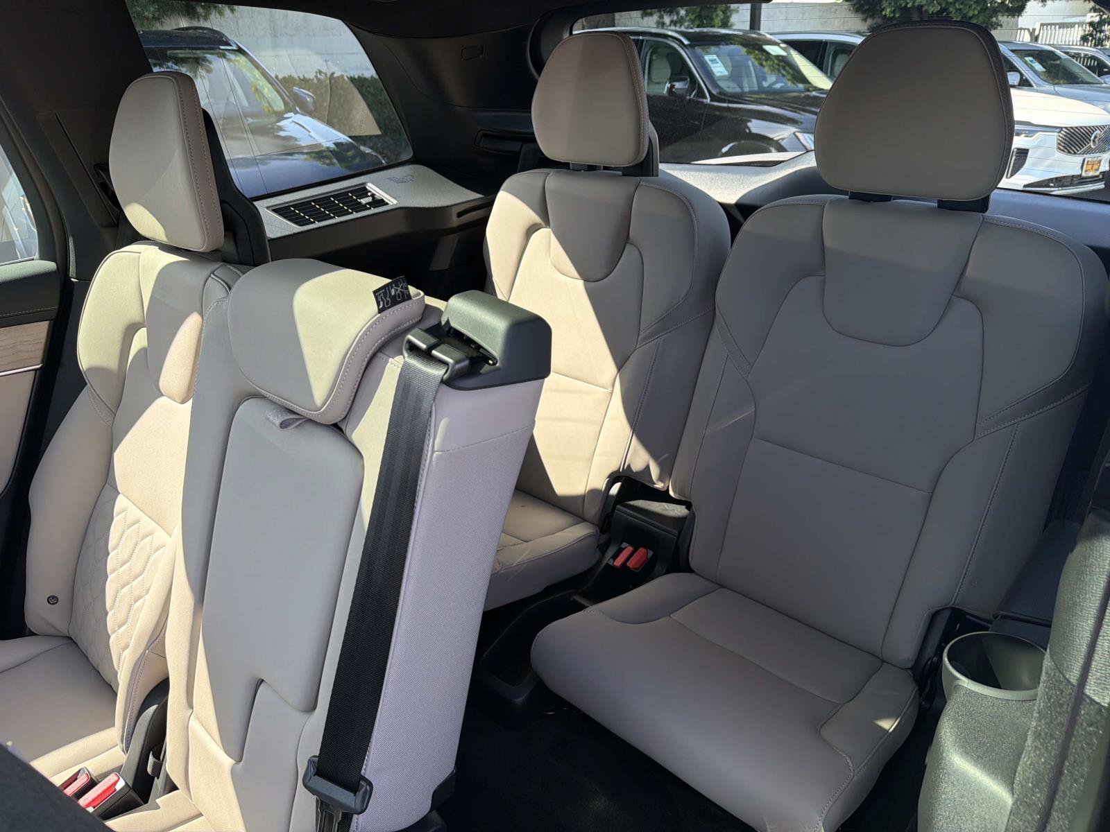 Used 2026 Volvo XC90 B6 Plus w/ Protection Package Premier AWD/4WD image 23
