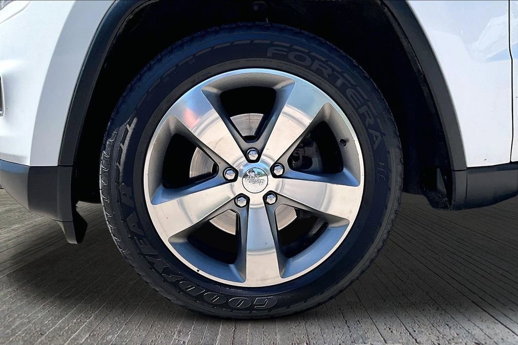 Used 2014 Jeep Grand Cherokee Limited w/ Mopar Chrome Edition Group image 9