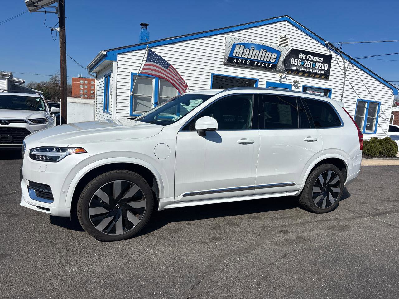 Used 2023 Volvo XC90 T8 Ultimate w/ Protection Package Premier image 2
