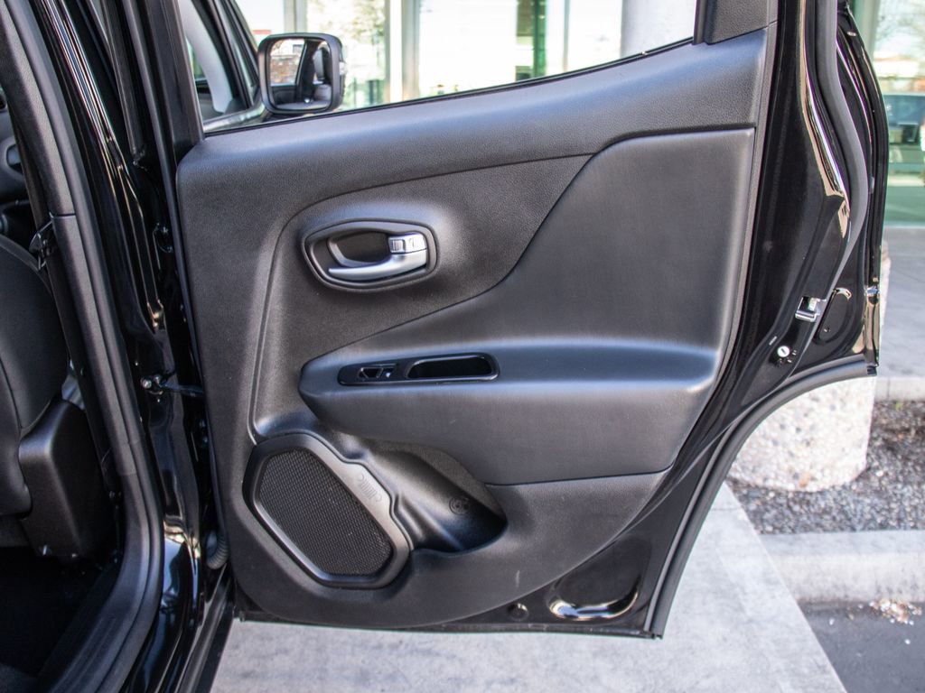 Used 2022 Jeep Renegade Trailhawk image 24