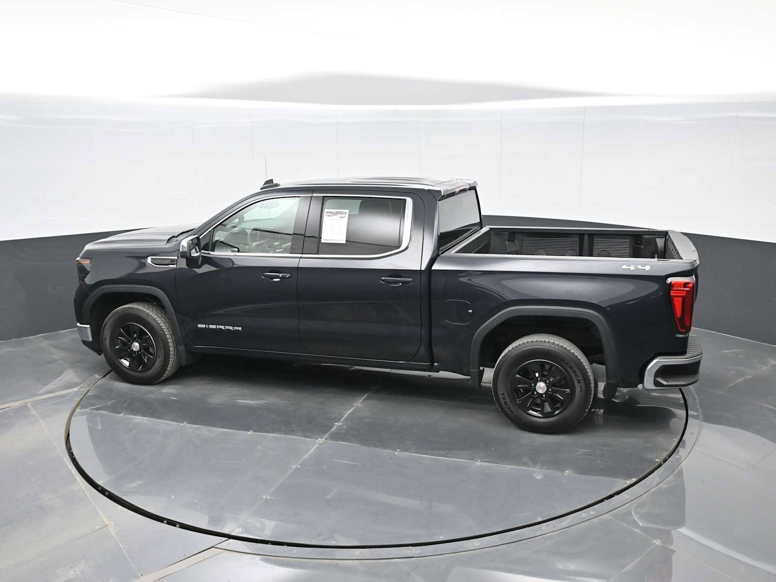Used 2024 GMC Sierra 1500 SLE AWD/4WD image 24