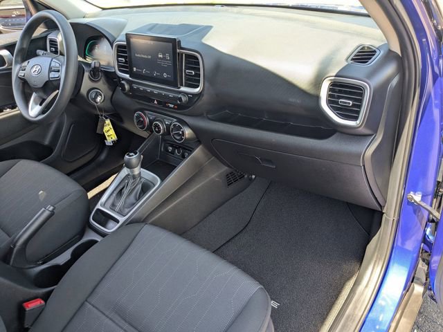 Used 2025 Hyundai Venue SE image 32