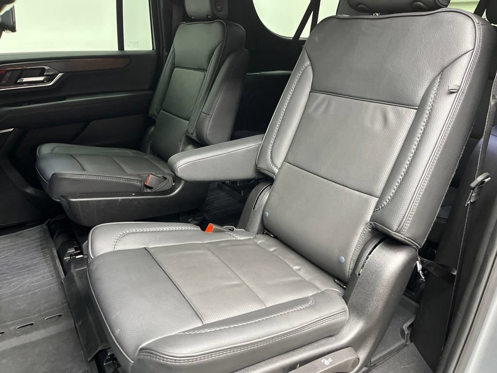Used 2026 GMC Yukon XL Denali w/ Denali Reserve Package AWD/4WD image 8
