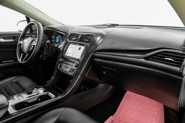 Used 2018 Ford Fusion SE w/ Equipment Group 201A FWD image 9