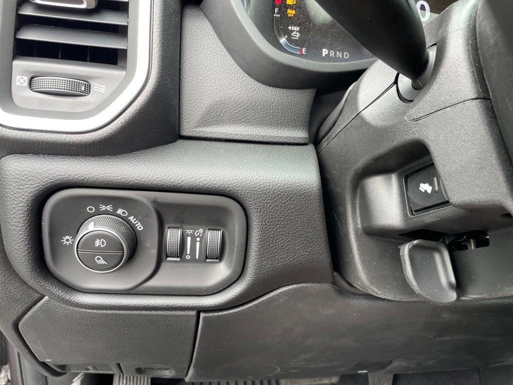 New 2026 RAM 2500 Laramie AWD/4WD image 16