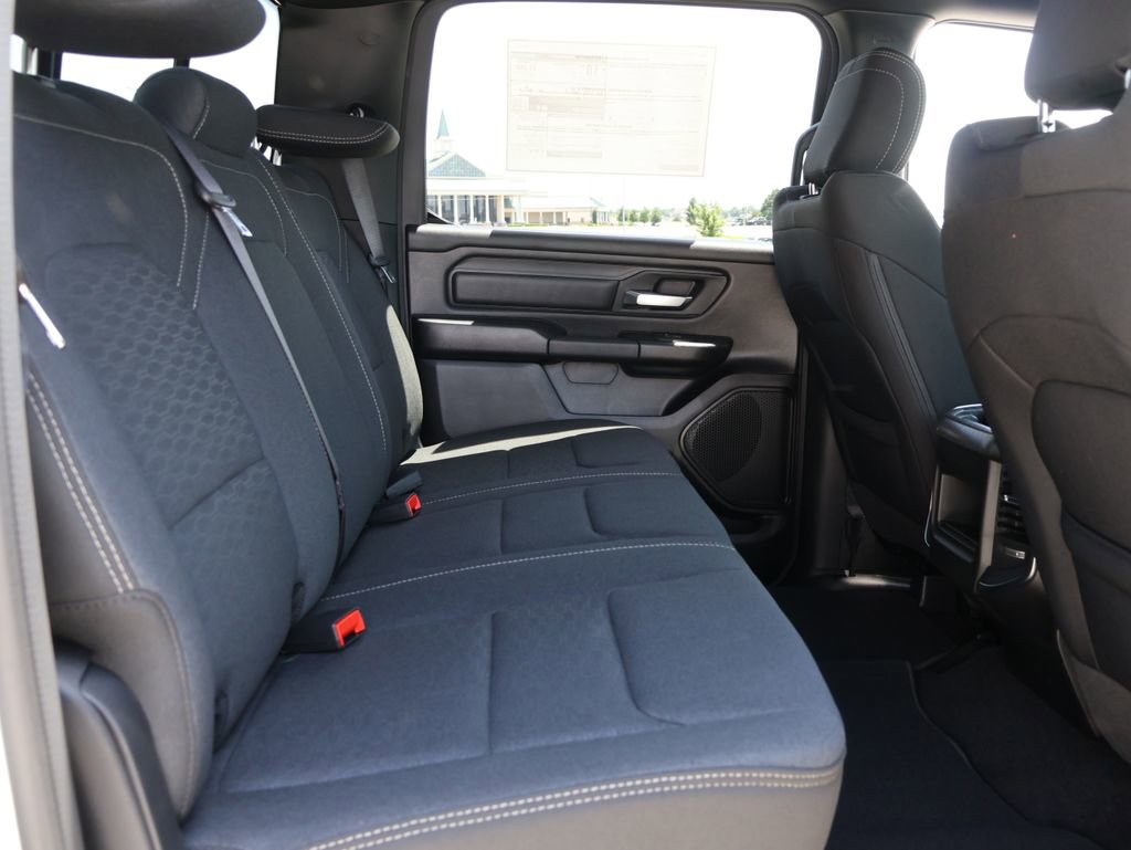 New 2026 RAM 1500 Express AWD/4WD image 12