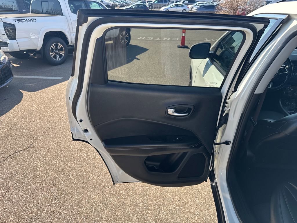 Used 2019 Jeep Compass Latitude w/ Cold Weather Group image 38