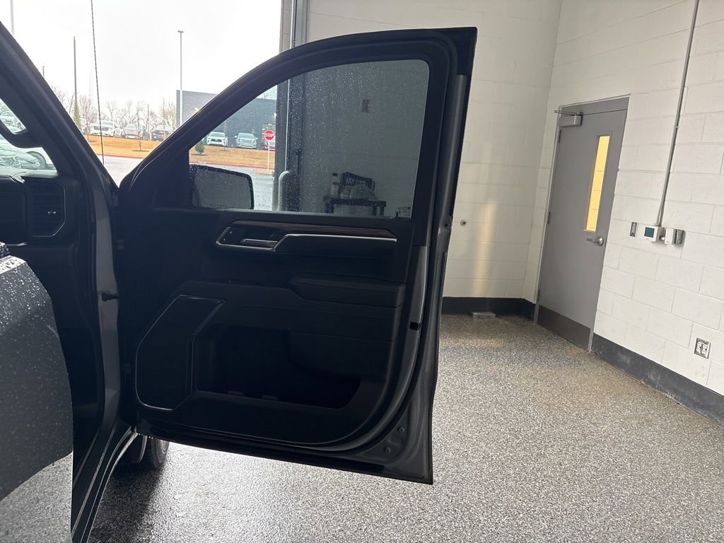 Used 2025 GMC Sierra 1500 Elevation image 29