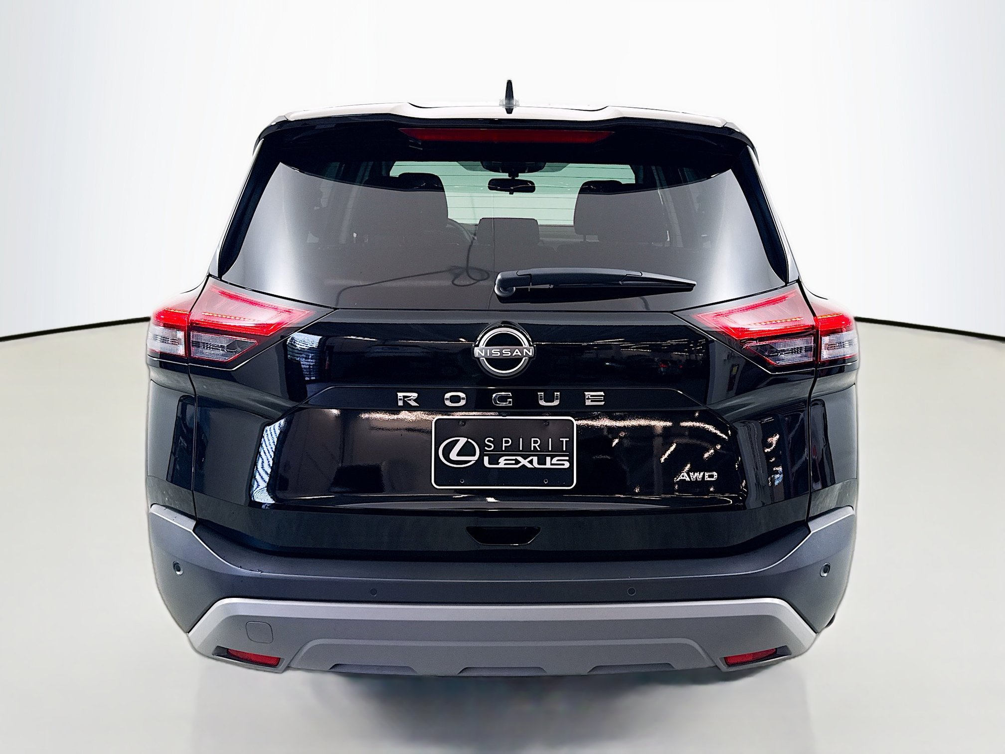 Used 2023 Nissan Rogue S AWD/4WD image 6