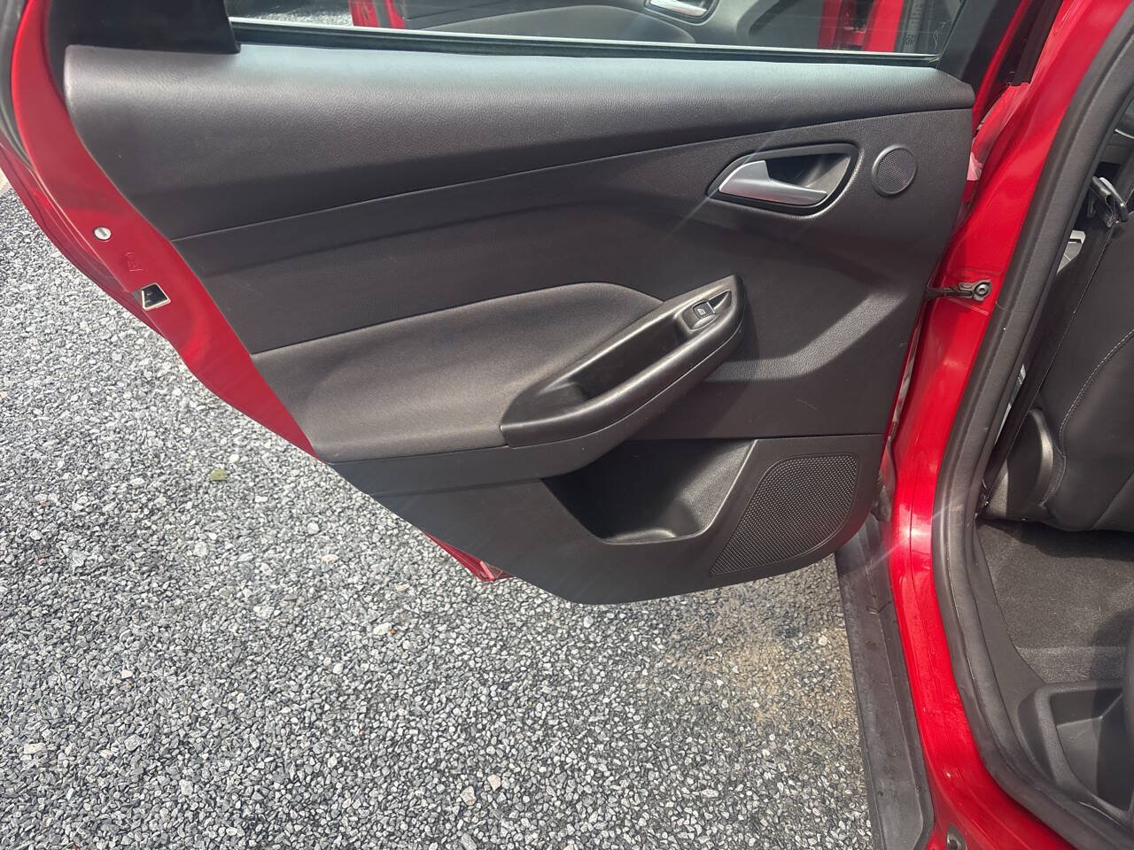 Used 2012 Ford Focus Titanium FWD image 13