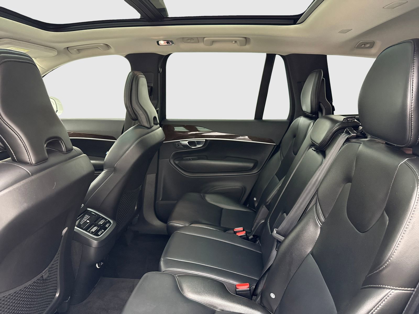 Used 2019 Volvo XC90 T5 Momentum w/ Protection Package Premier FWD image 37