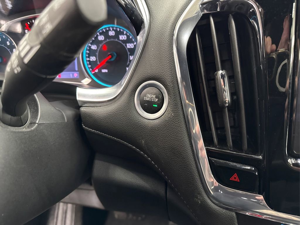 Used 2023 Chevrolet Traverse LT image 29