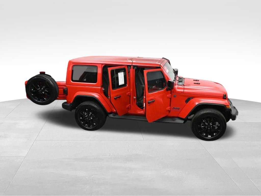 Used 2025 Jeep Wrangler Unlimited Sahara AWD/4WD image 41