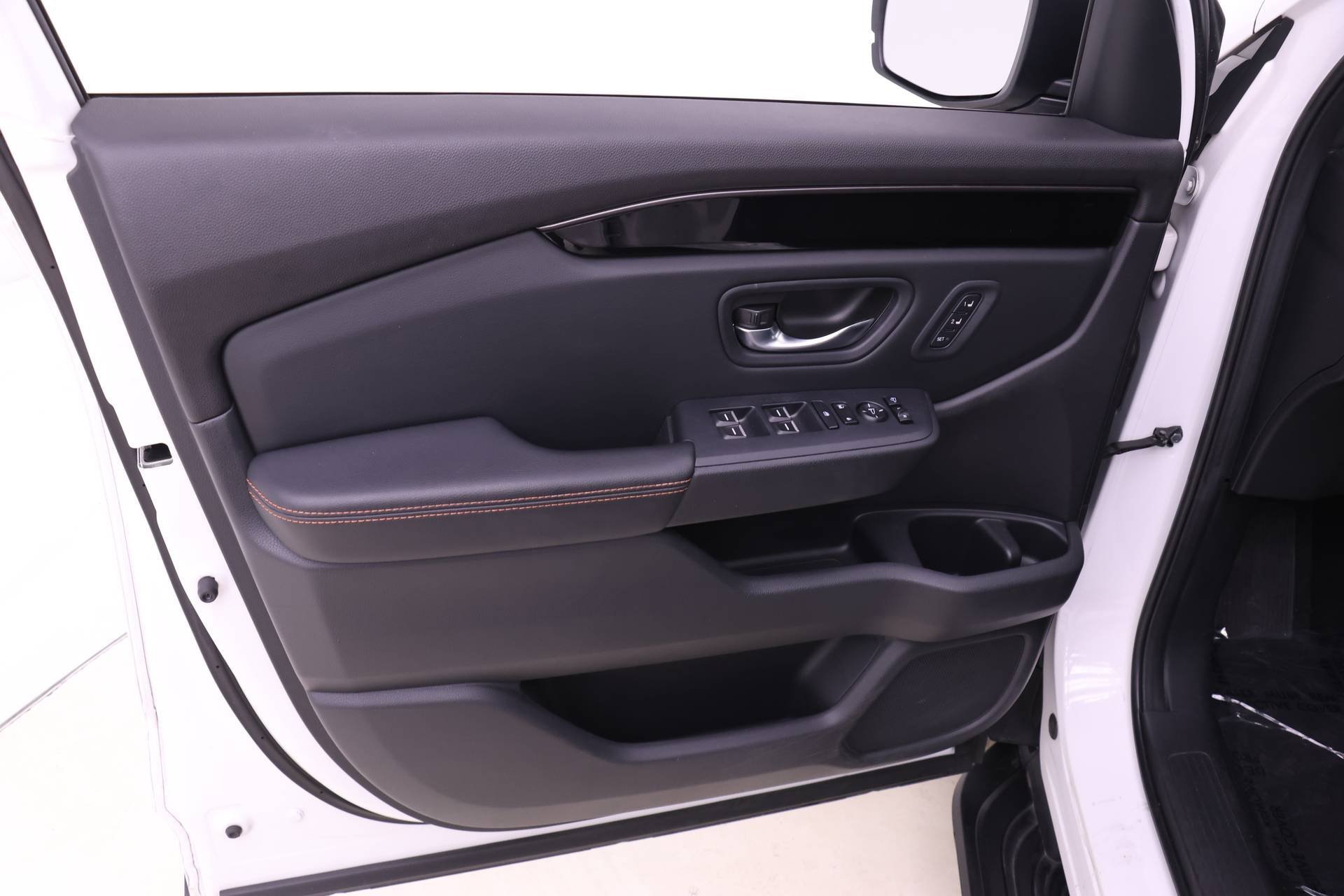 Used 2023 Honda Pilot TrailSport image 9