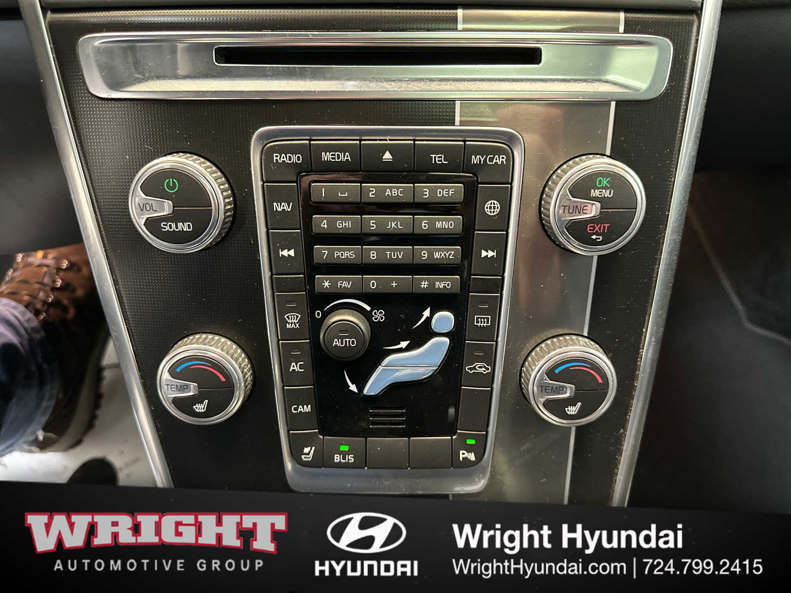 Used 2015 Volvo XC60 T6 R-Design w/ Proximity Package image 26