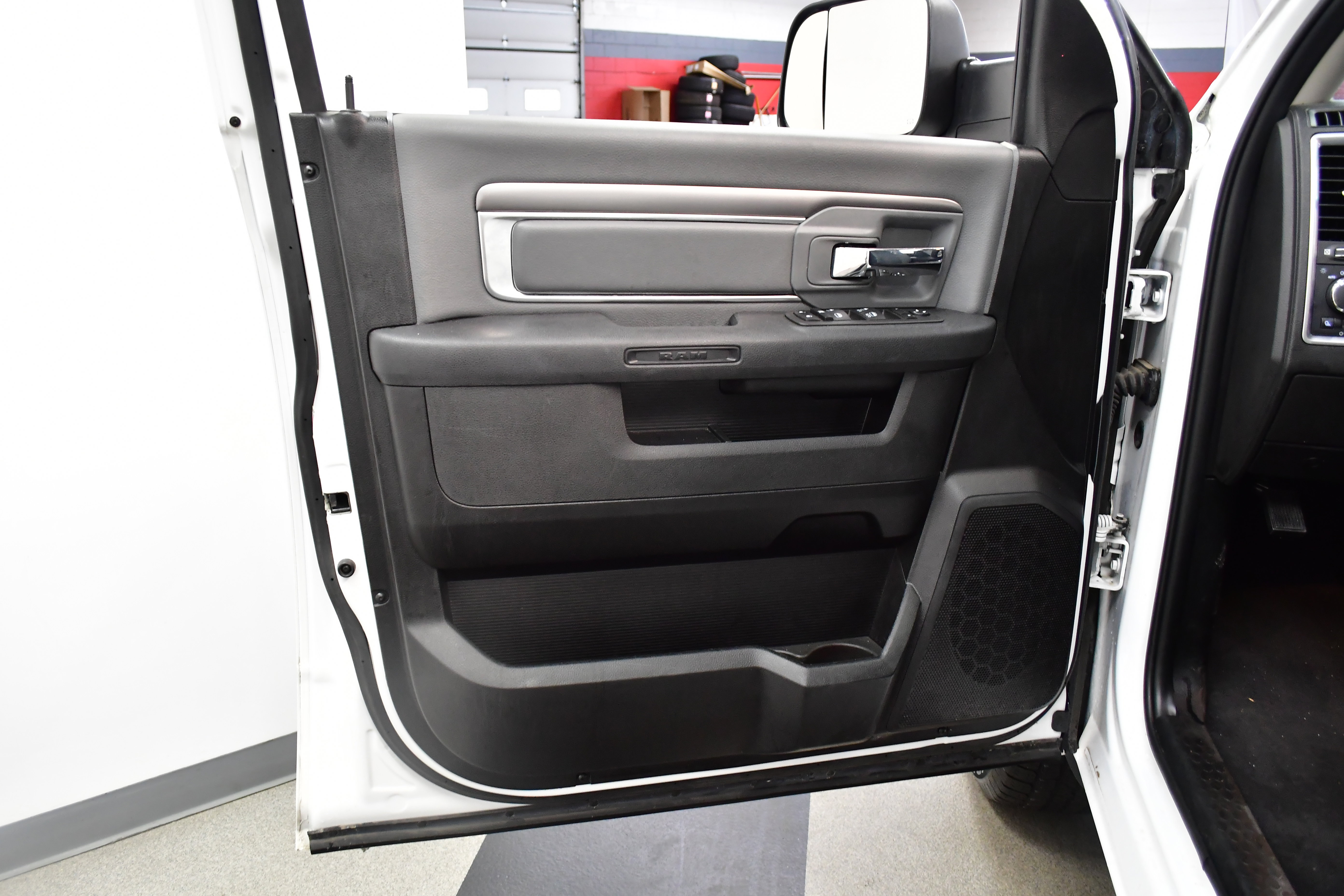 Used 2023 RAM 1500 Classic SLT w/ Trailer & Traction Group AWD/4WD image 15