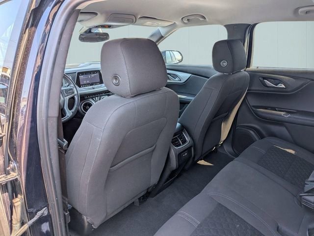 Used 2025 Nissan Rogue SV image 32