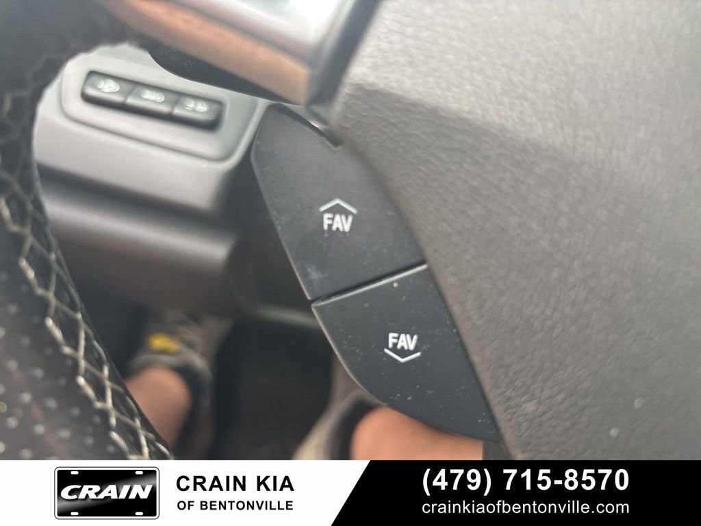 Used 2020 Chevrolet Camaro SS RWD image 17