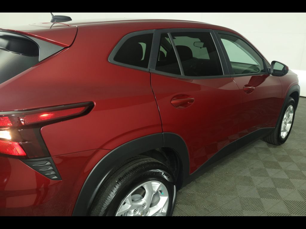 Certified 2025 Chevrolet Trax LS w/ LS Convenience Package FWD image 17