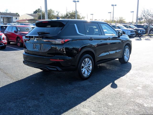 New 2025 Mitsubishi Outlander ES image 6