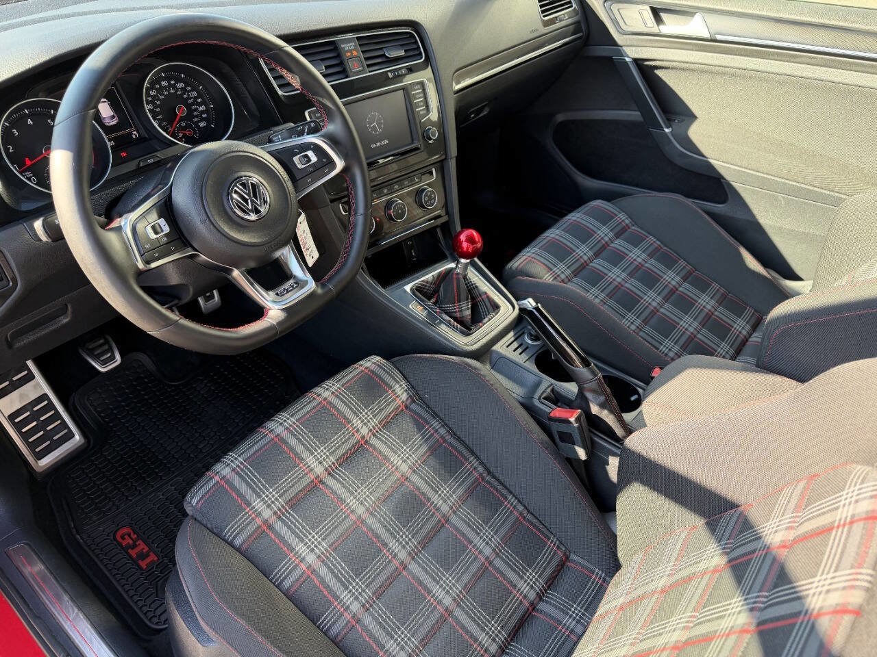 Used 2016 Volkswagen GTI S FWD image 17