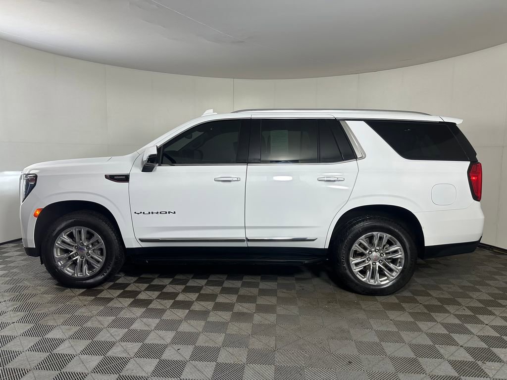 Used 2024 GMC Yukon SLT w/ SLT Luxury Package image 2