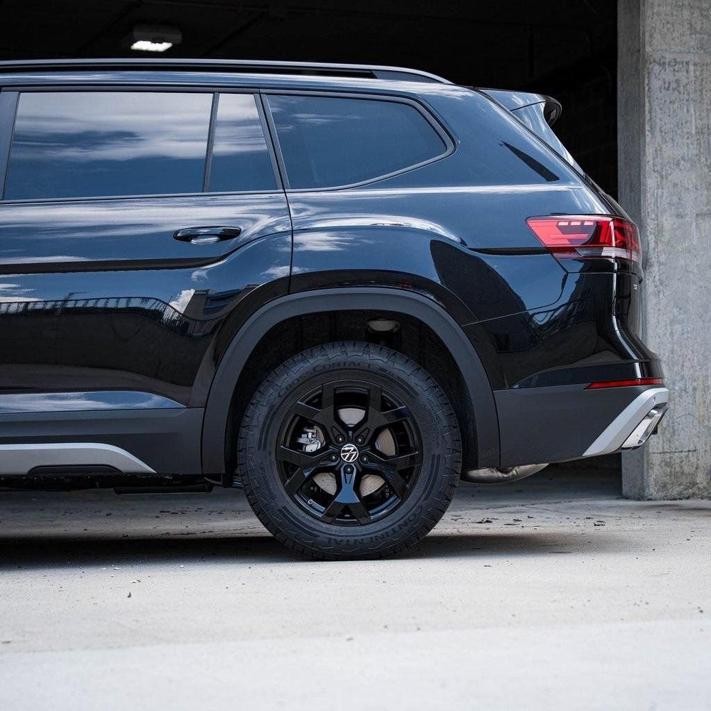 New 2026 Volkswagen Atlas Peak Edition image 4