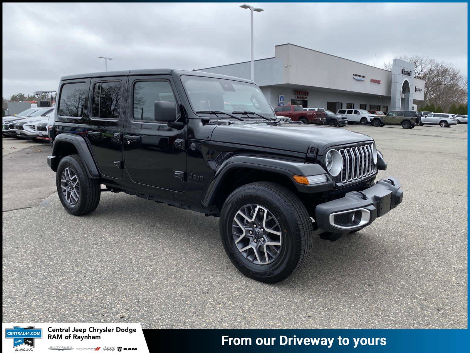 Certified 2025 Jeep Wrangler Sahara AWD/4WD image 1