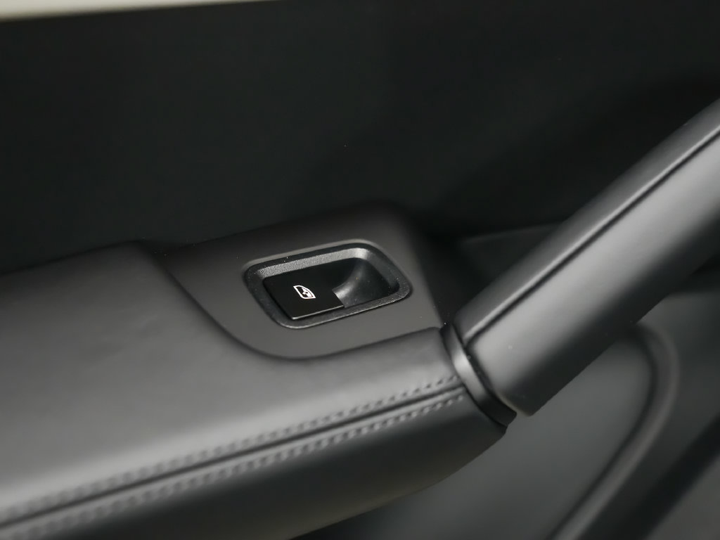 New 2026 Porsche Cayenne GTS AWD/4WD image 12