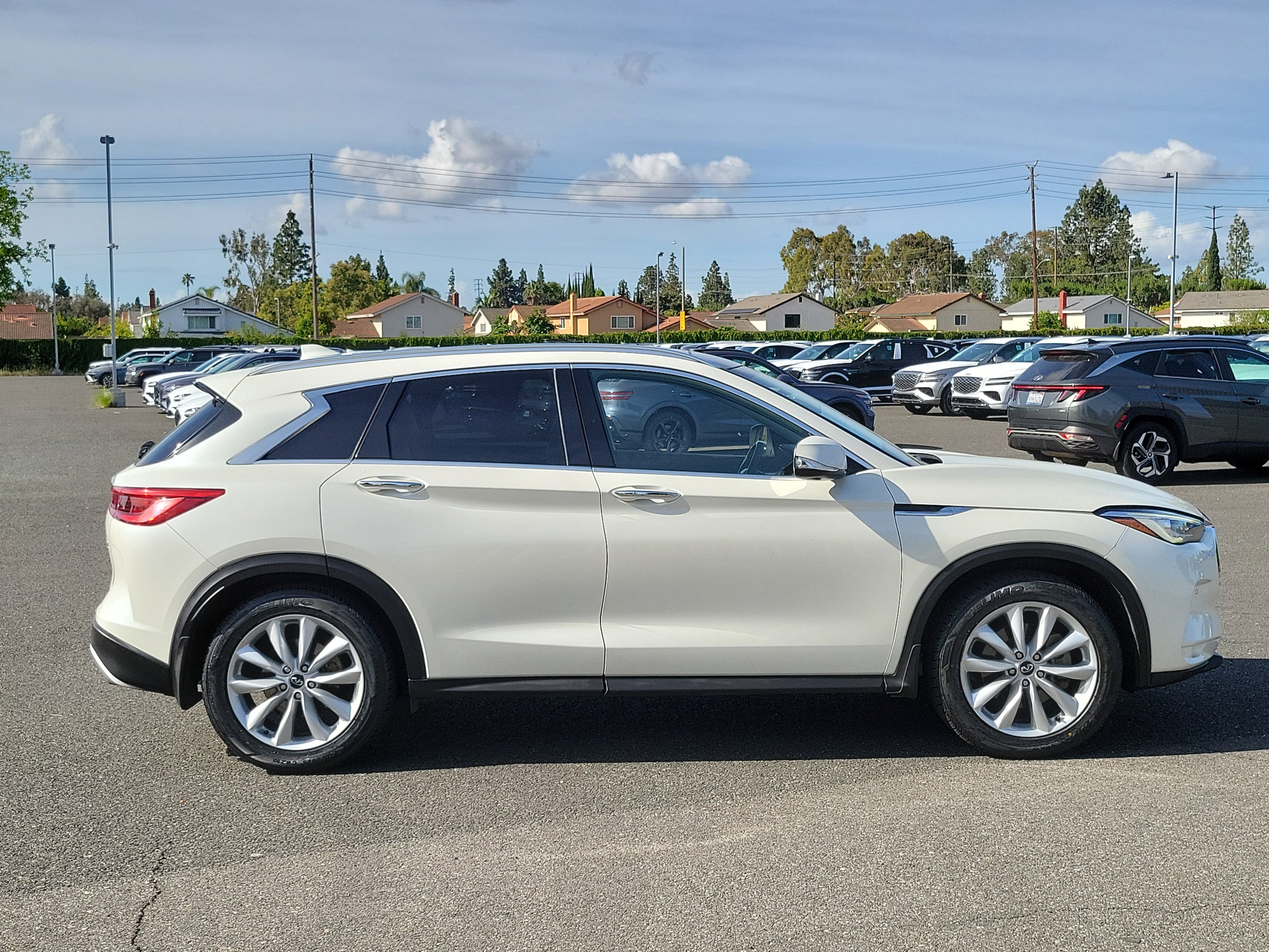 Used 2019 INFINITI QX50 Essential w/ Cargo Package FWD image 5
